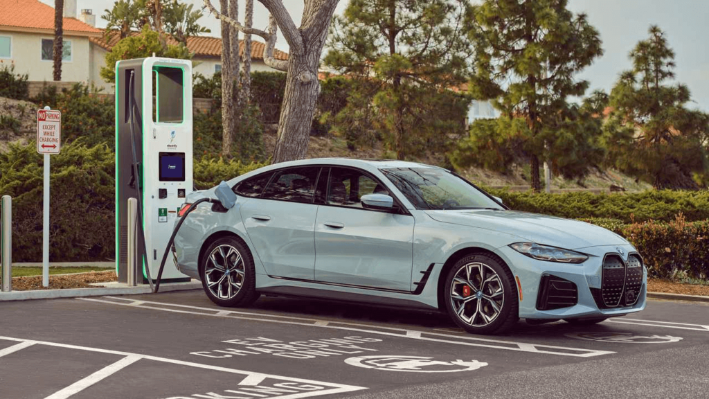 BMW i4 charging 
